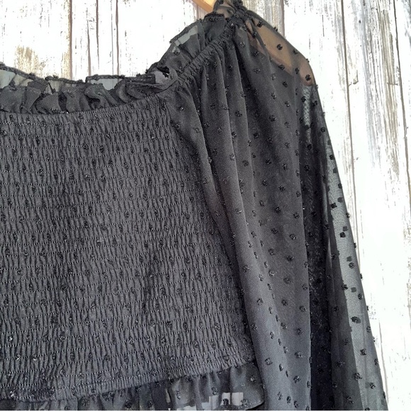 Entro Black Smocked Crop Puff Sleeve Blouse - Picture 3 of 7